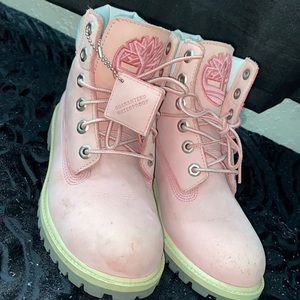Pink waterproof Timberland, youth size 4